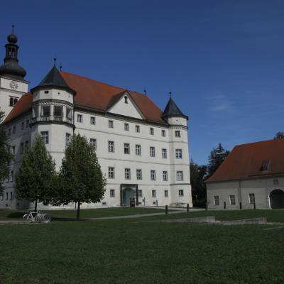 Öffentliche Begleitung im Schloss Hartheim